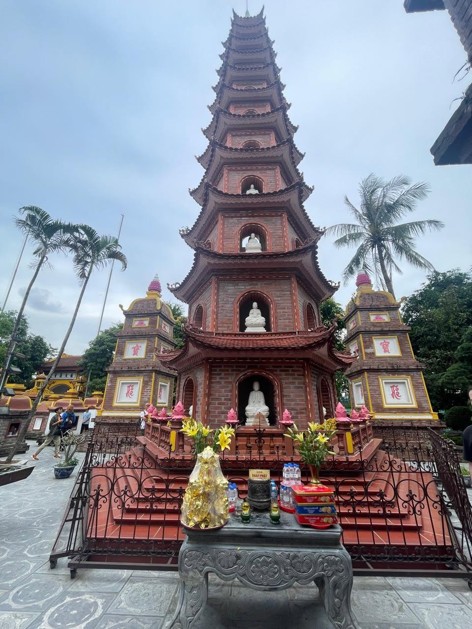 Pagode à Hanoï ou Ninh Binh — intérieur et architecture