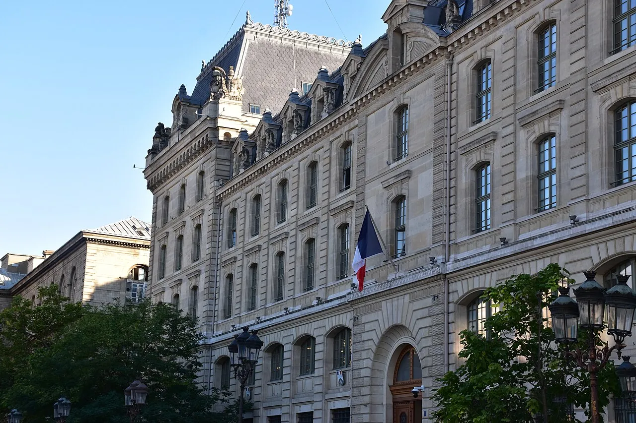 La préfecture de police de Paris, sur l'île de la Cité
